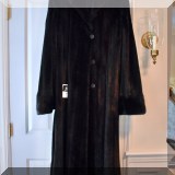 H03. Louis Feraud ladies' fur coat. 